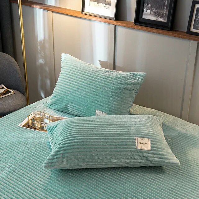 Velvet WarmNest | Ultra-soft velvet duvet cover for royal sleep
