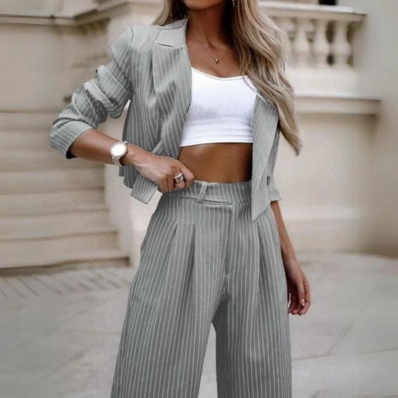 Ysella - Striped women's suit with short lapels and straight-leg trousers