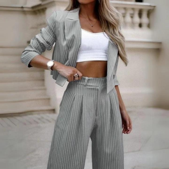 Ysella - Striped women's suit with short lapels and straight-leg trousers