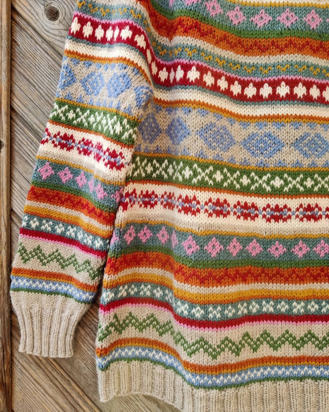 Veda | Cozy, fashionable sweater in contrasting colors