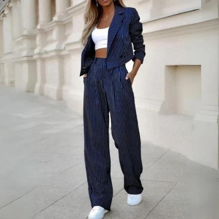Ysella - Striped women's suit with short lapels and straight-leg trousers