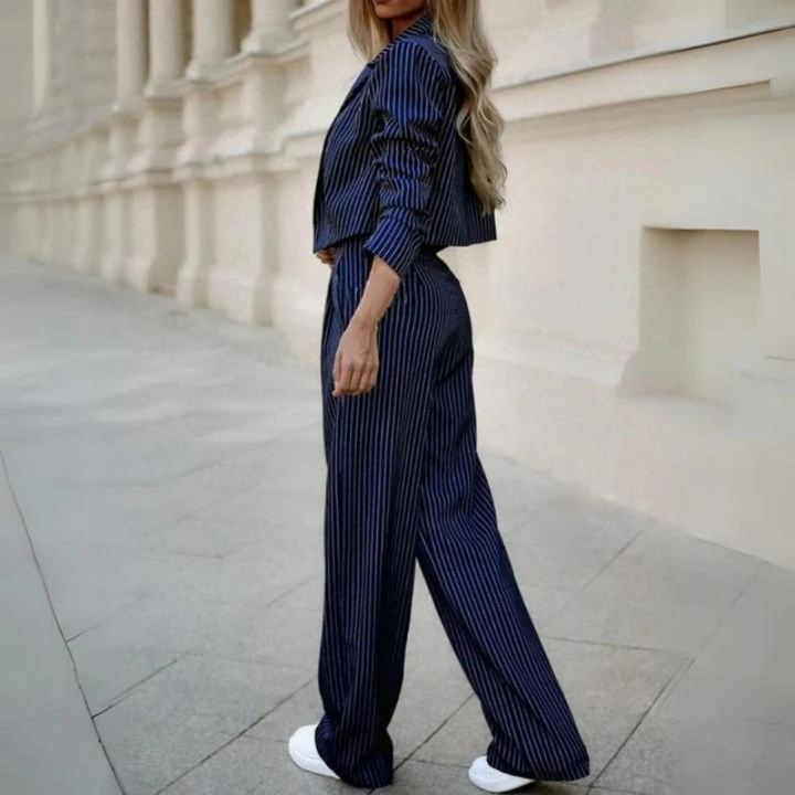 Ysella - Striped women's suit with short lapels and straight-leg trousers