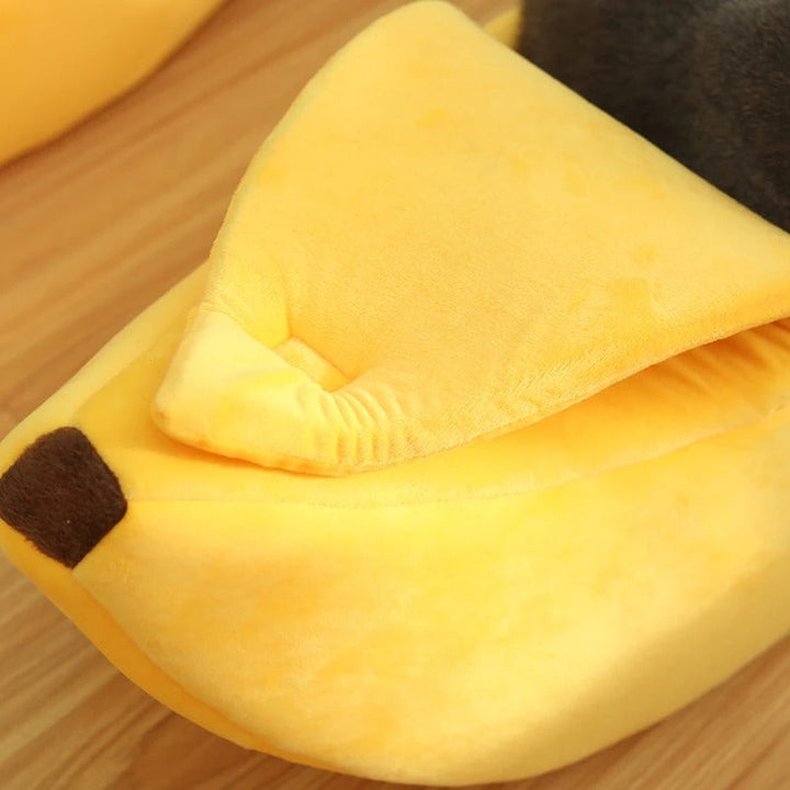 Katzenliebe | Bananenförmiges Kuschelbett für ultimativen Komfort