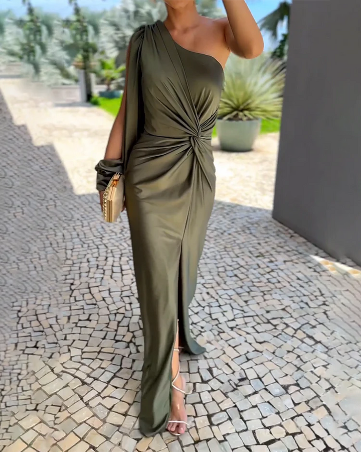 Kassandra - Long-sleeved pleated one-shoulder dress