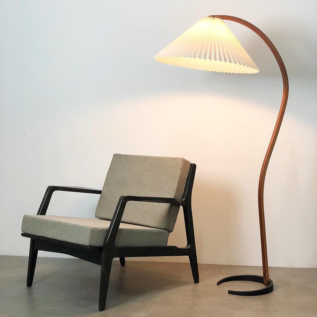 Caprani floor lamp