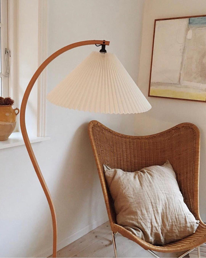 Caprani floor lamp
