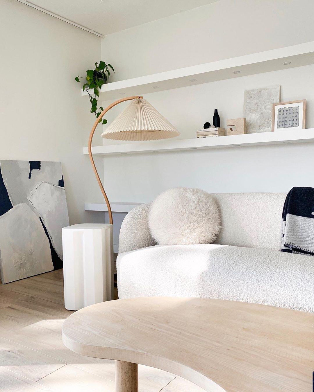 Caprani floor lamp