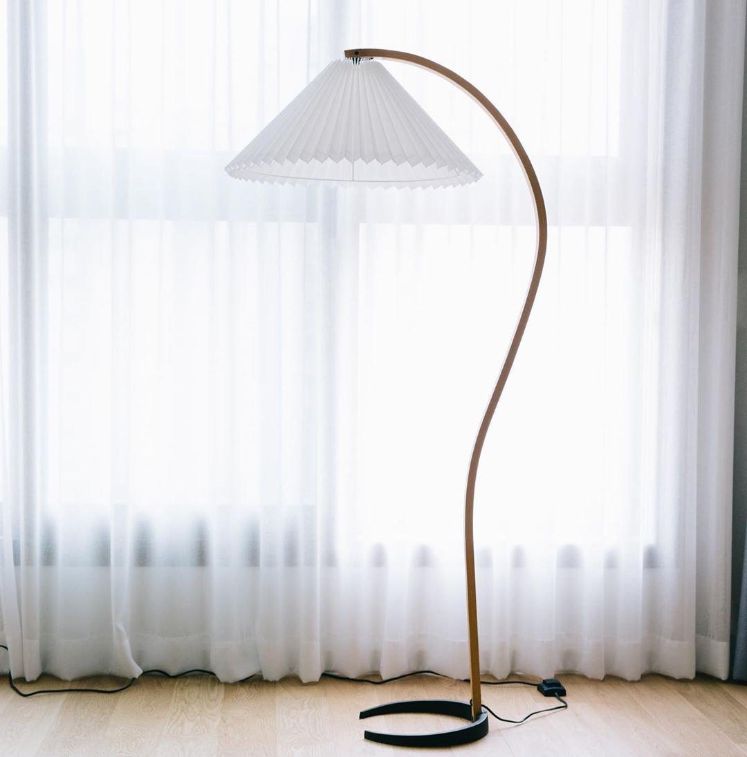 Caprani floor lamp