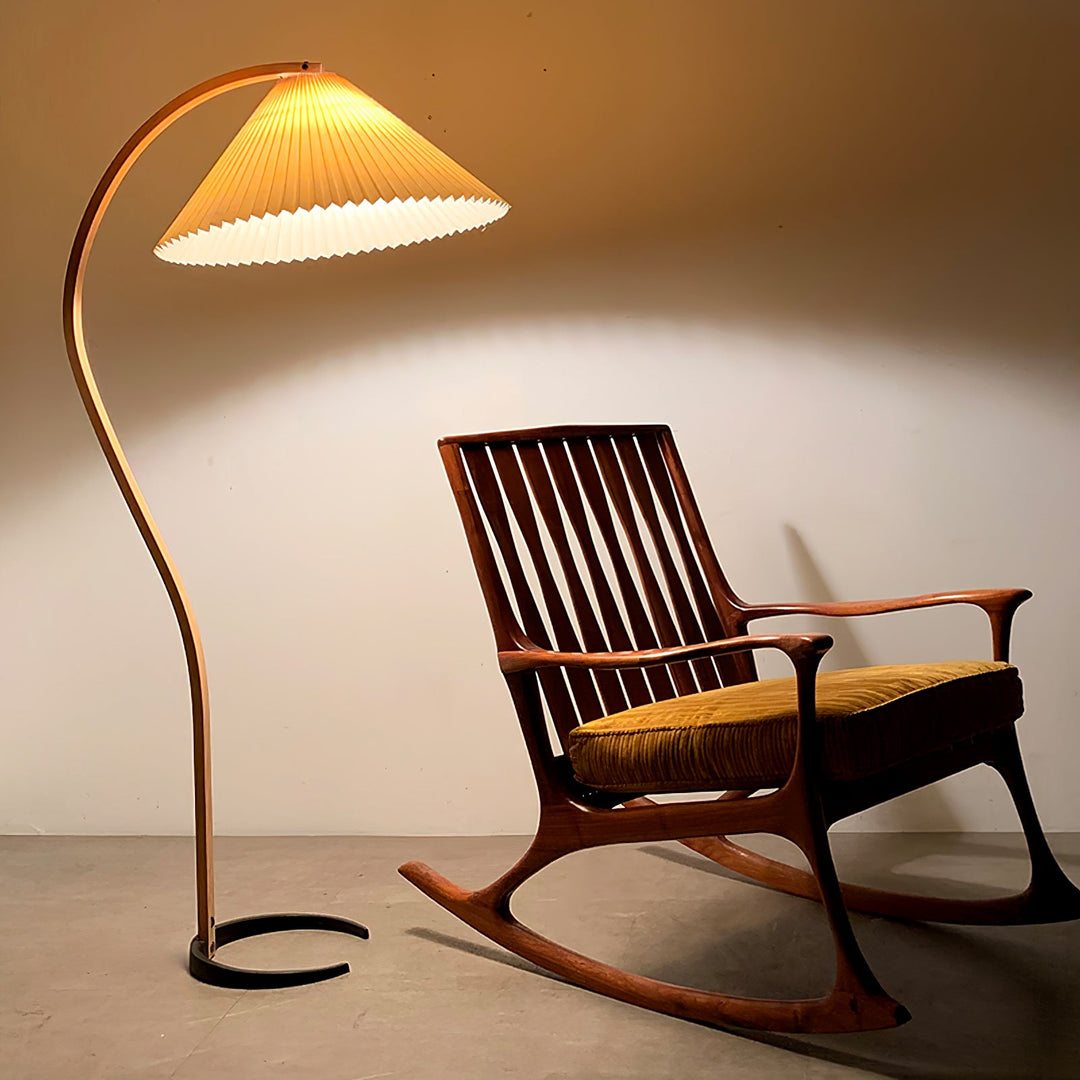 Caprani floor lamp