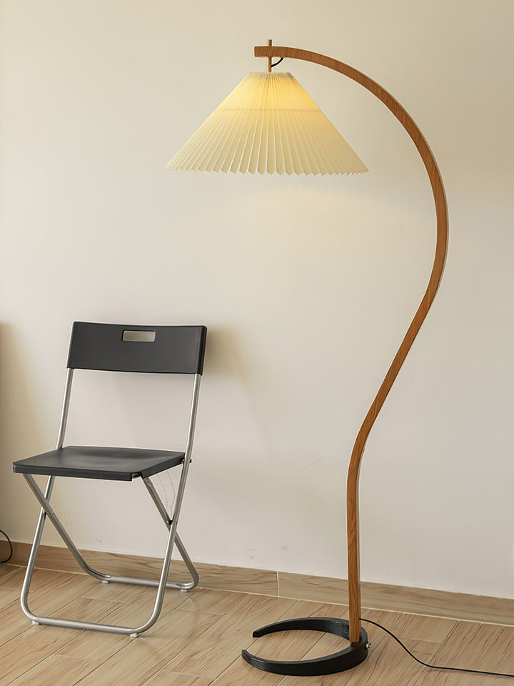 Caprani floor lamp