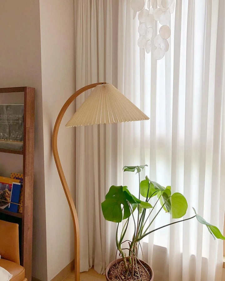 Caprani floor lamp