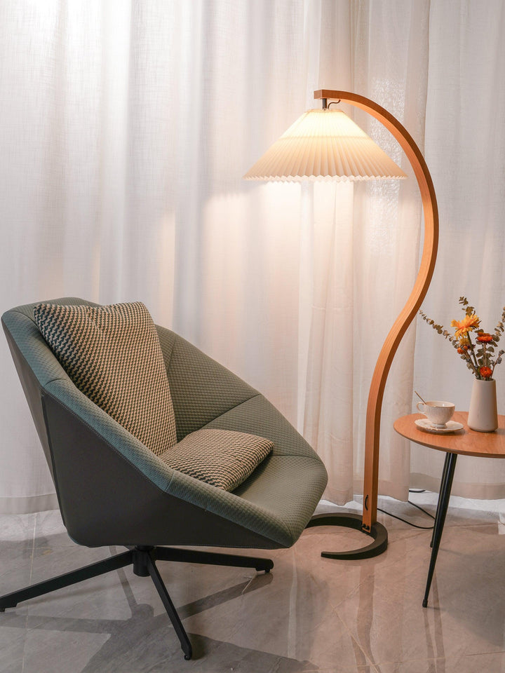 Caprani floor lamp