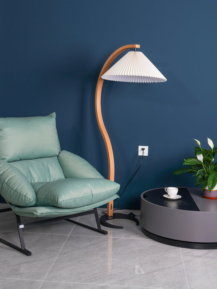 Caprani floor lamp