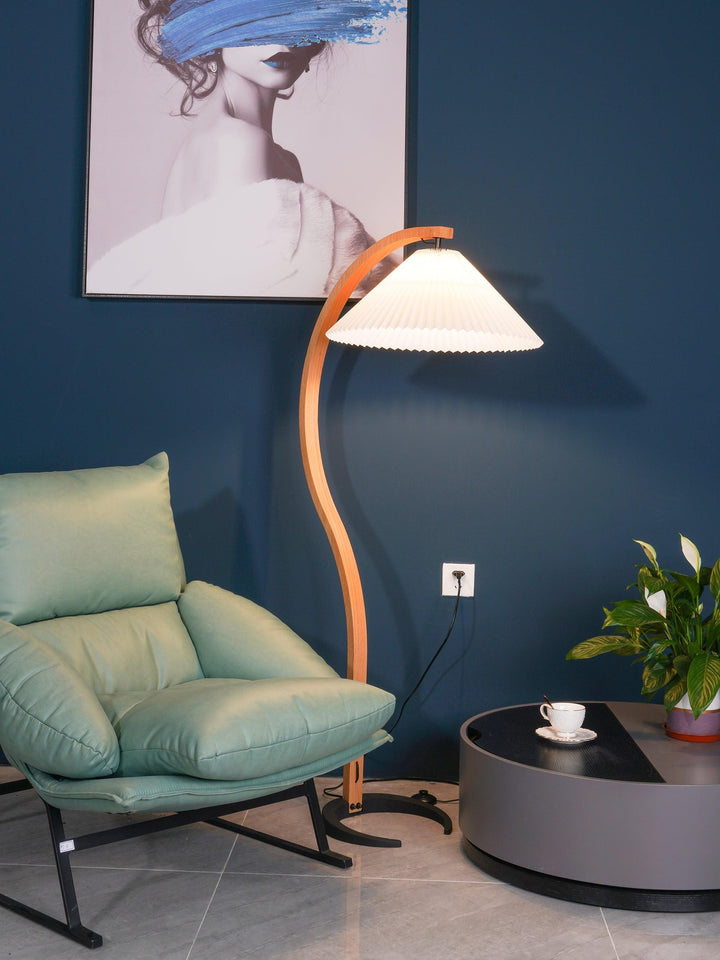 Caprani floor lamp