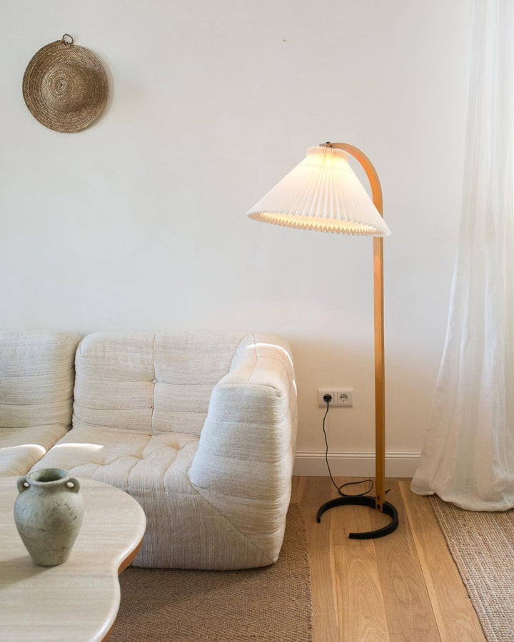 Caprani floor lamp