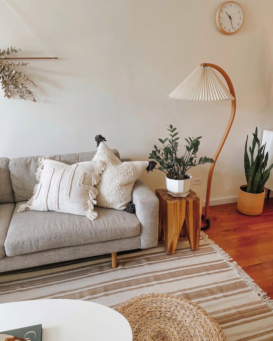 Caprani floor lamp