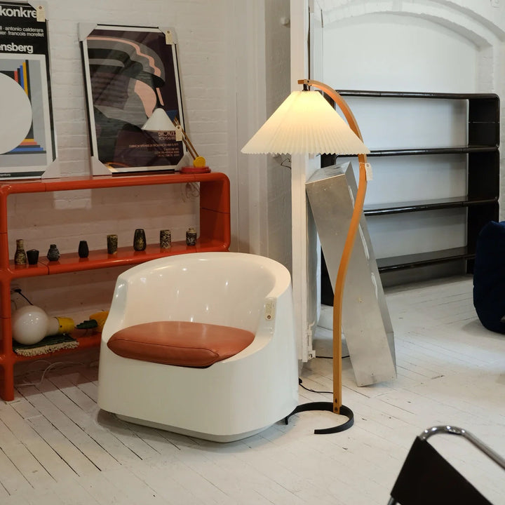 Caprani floor lamp