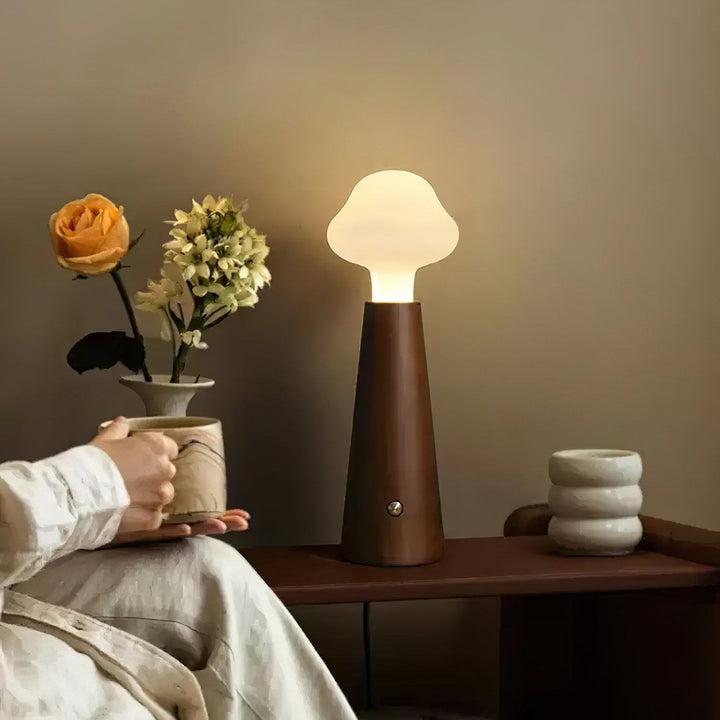 Cloudlet table lamp