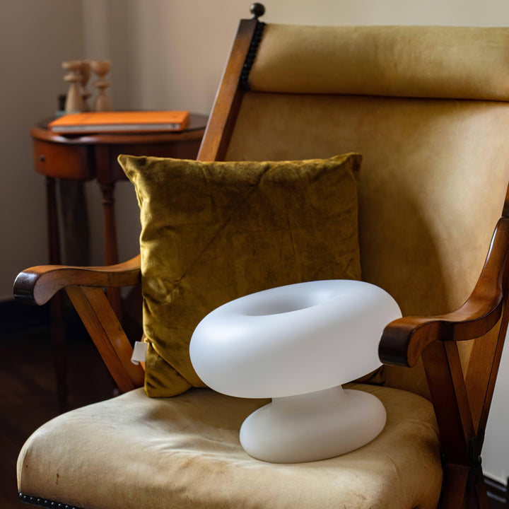 Donut table lamp
