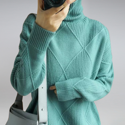 Sabrina | Soft and warm cashmere turtleneck sweater for women