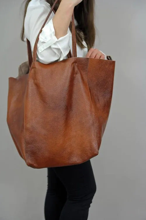 Sophie | Elegant brown leather bag in oversize with matching wallet