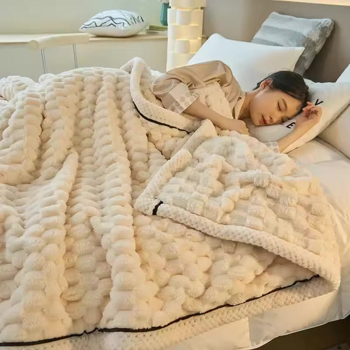 SoftHaven | Fluffy velvet blanket for autumn &amp; winter