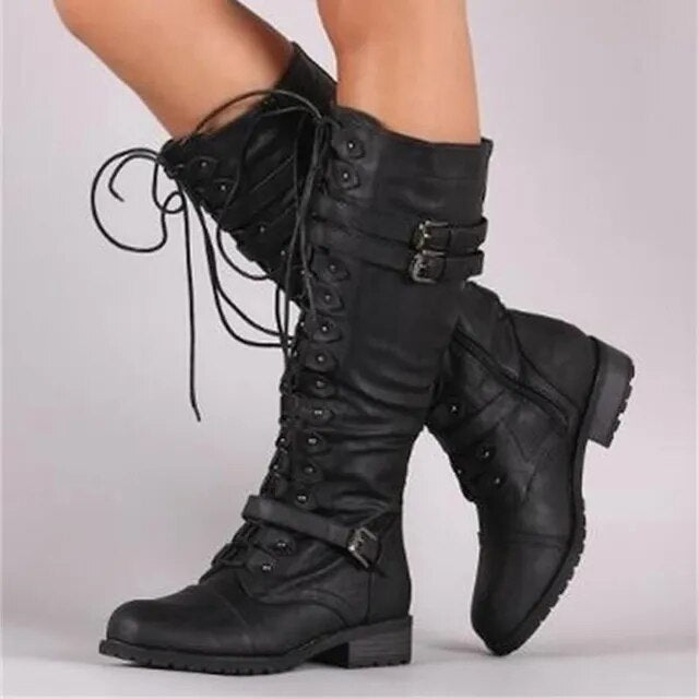 Thora | Boots with retro buckle and laces