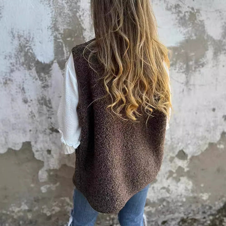 Layla | Women's winter vest made of soft wool with buttons 