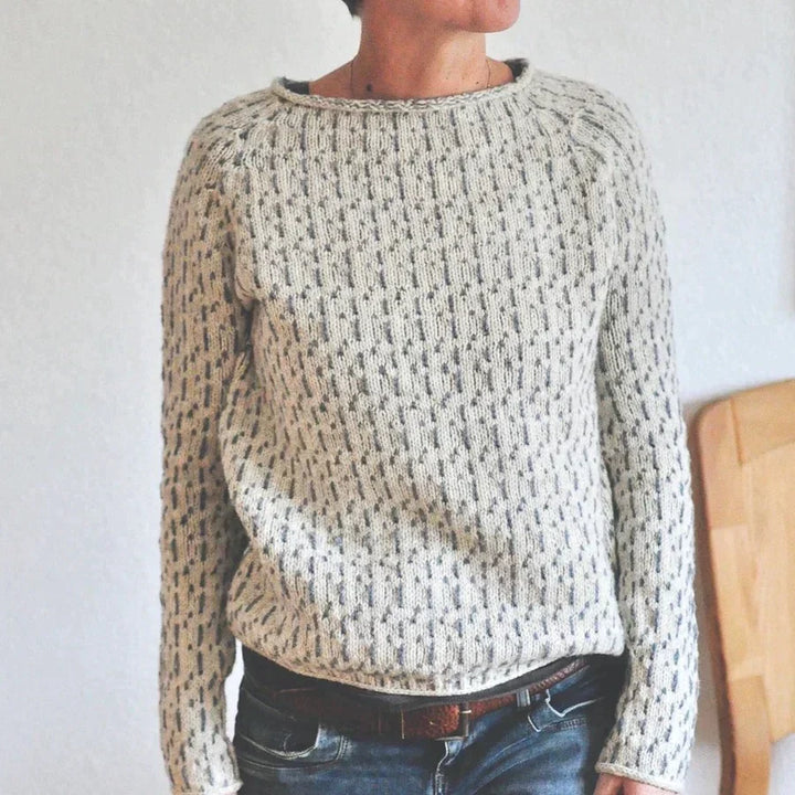 Olyvia - Elegant grey boat neck sweater
