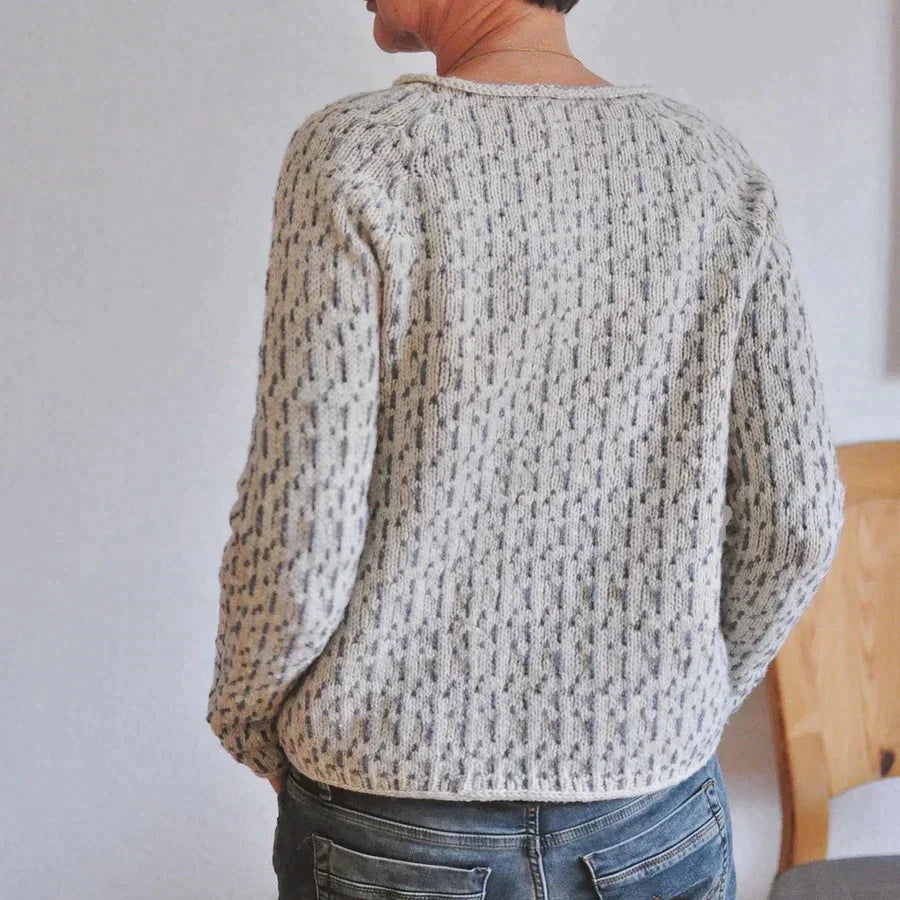 Olyvia - Elegant grey boat neck sweater