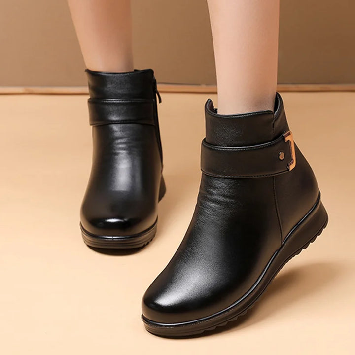 LeahVogue™ - Women's wool boots with metal buckles 