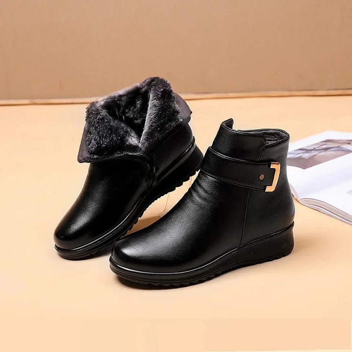 LeahVogue™ - Women's wool boots with metal buckles 