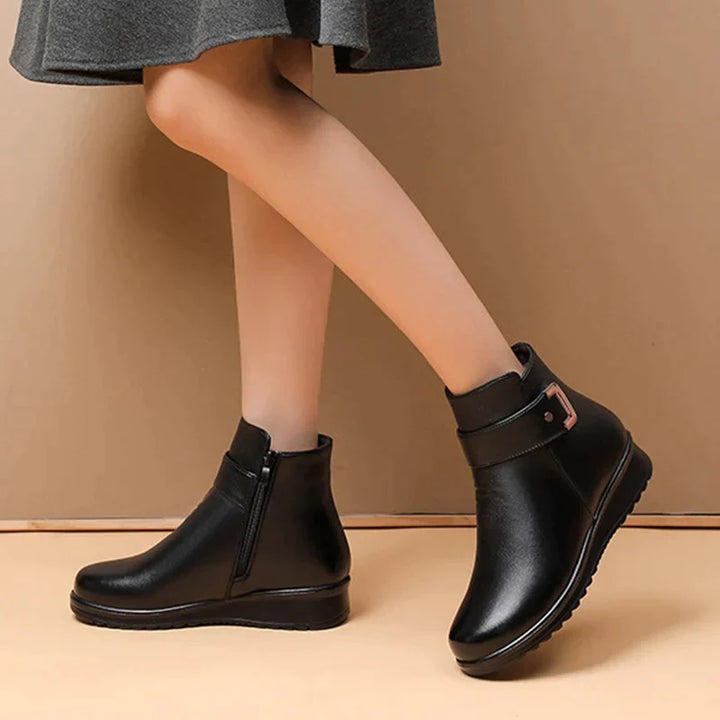 LeahVogue™ - Women's wool boots with metal buckles 