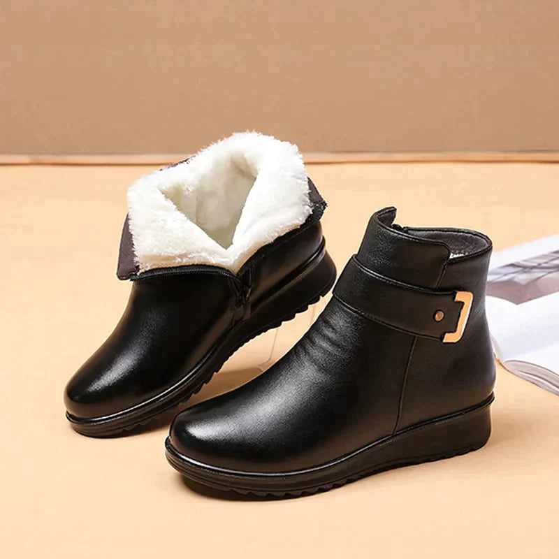 LeahVogue™ - Women's wool boots with metal buckles 